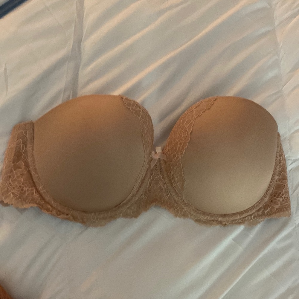Victoria’s Secret super sexy, lacy bra, 36D